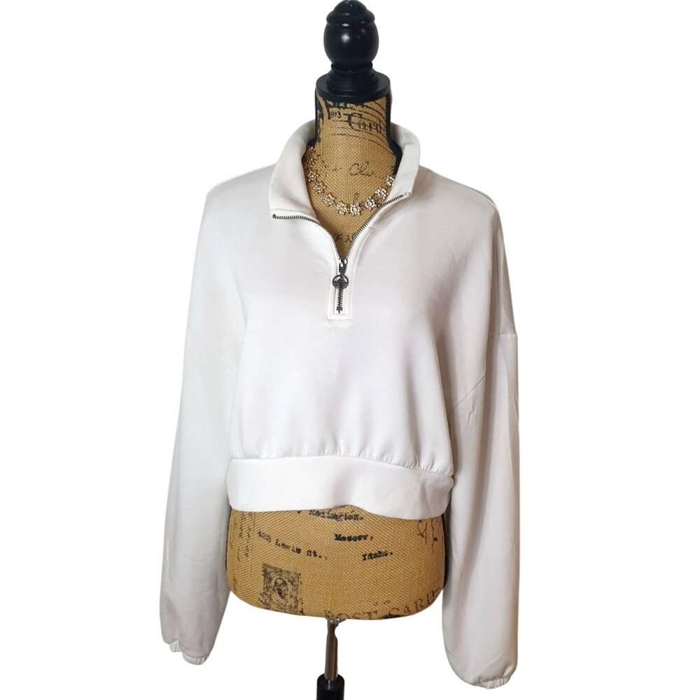 Hollisters Womens Cropped Sweatshirt L White Super Soft Zip Pullover Fairy Hip